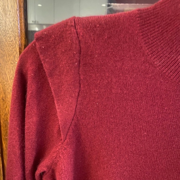 JOIE ruby red cashmere sweater, size XS - Picture 7 of 8